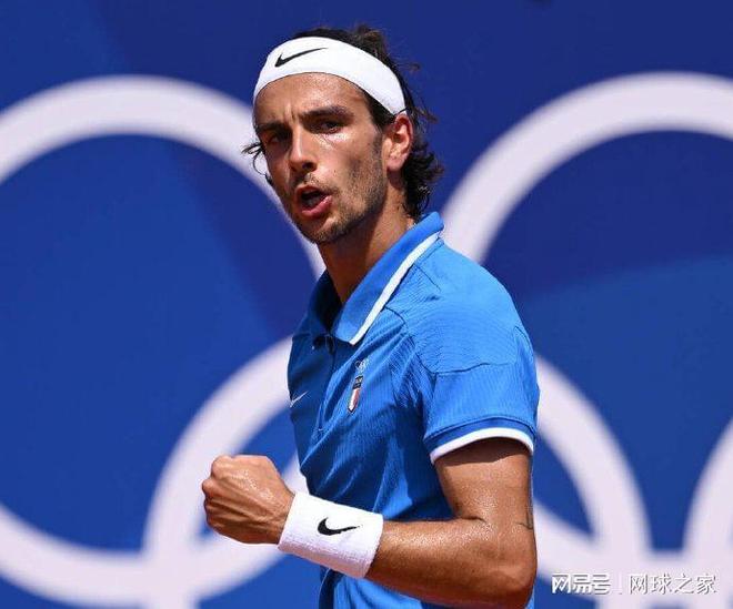 中场体系的 中场体系的